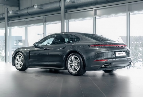 Porsche Panamera 4