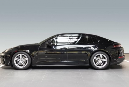 Porsche Panamera 4