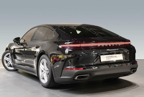 Porsche Panamera 4