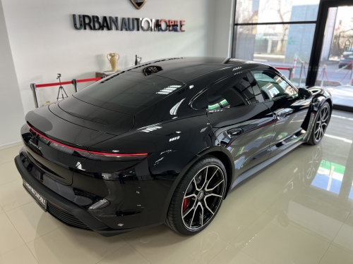 Porsche Taycan 4S